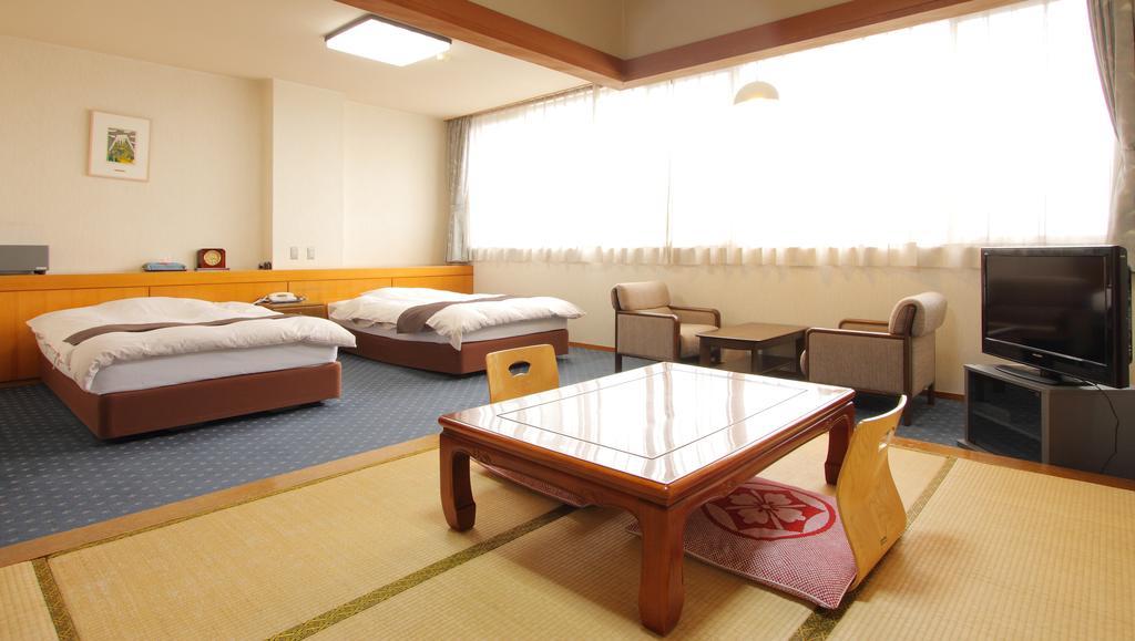 Kasugai View Hotel Fuefuki Buitenkant foto