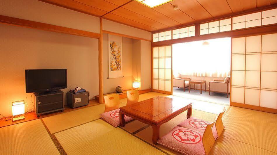 Kasugai View Hotel Fuefuki Buitenkant foto